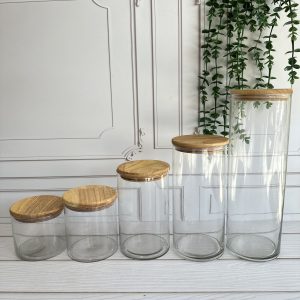 بانکه شیشه ای گرد در چوبی